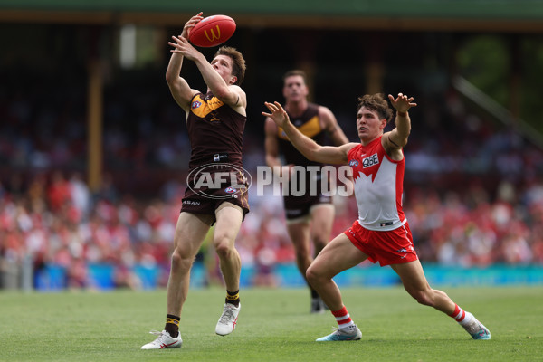 AFL Rd 2  - Sydney v Hawthorn - A-1002552