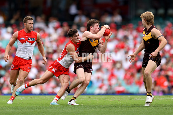 AFL Rd 2  - Sydney v Hawthorn - A-1005654