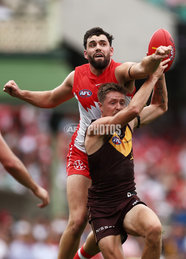 AFL Rd 2  - Sydney v Hawthorn - A-1008690