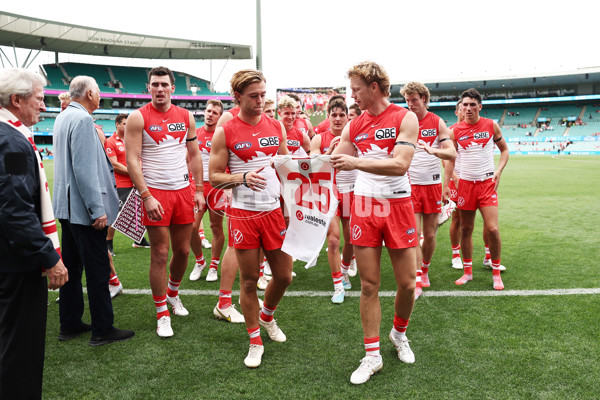 AFL Rd 2  - Sydney v Hawthorn - A-1011665