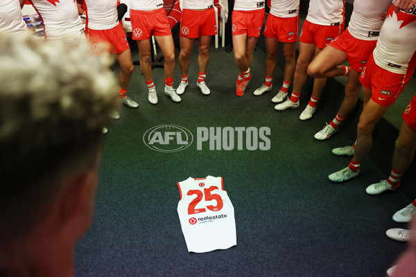 AFL Rd 2  - Sydney v Hawthorn - A-1013642