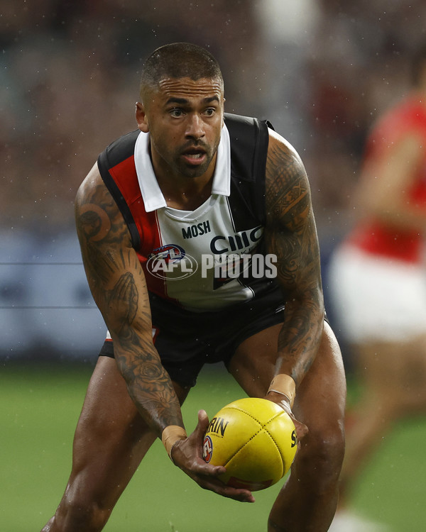 AFL Rd 3 - St Kilda v Essendon - A-1053873