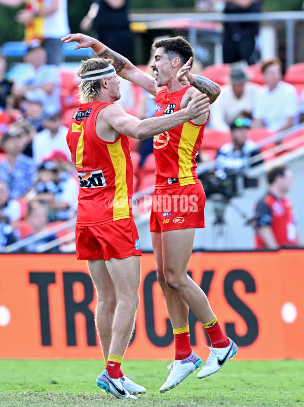 AFL Rd 3 - Gold Coast v Geelong - A-1073901