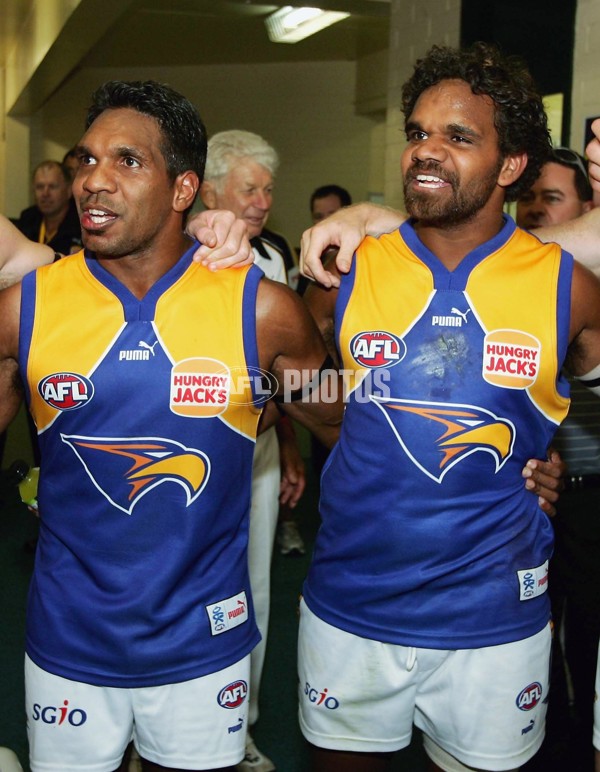 AFL 2006 Rd 2 - Adelaide Crows v West Coast Eagles - 43835