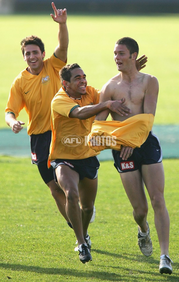 AFL 2006 Media - 2006 Carlton Train In Socceroos Jerseys - 46642