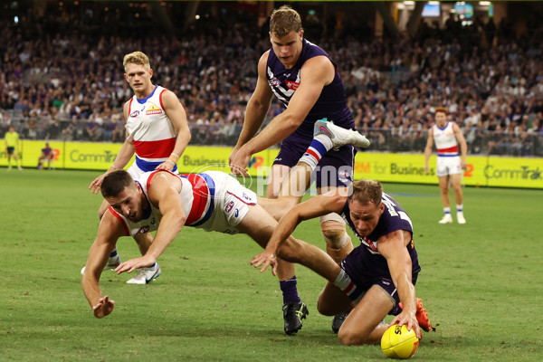 AFL Rd 6 - Fremantle v Western Bulldogs - A-1257597