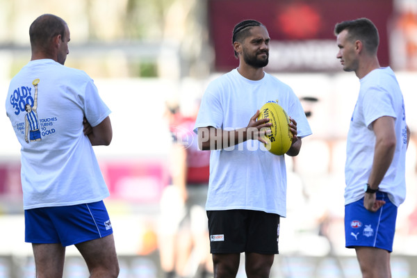 AFL Rd 6 - Gold Coast v North Melbourne - A-1290757