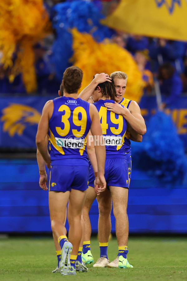 AFL Rd 7 - West Coast v Carlton - A-1371492