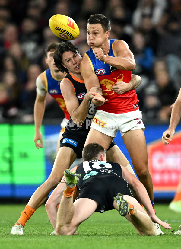 AFL Rd 8 - Carlton v Brisbane - A-1393654
