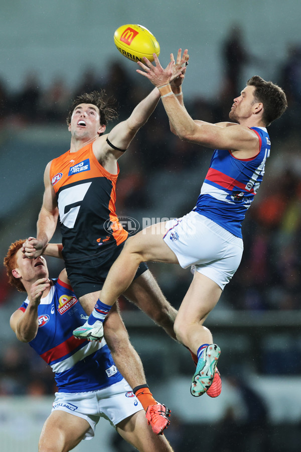 AFL Rd 8 - GWS v Western Bulldogs - A-1436523