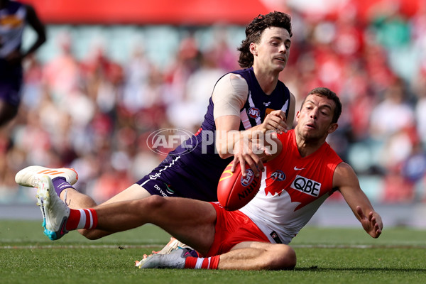 AFL Rd 9 - Sydney v Fremantle - A-1488611