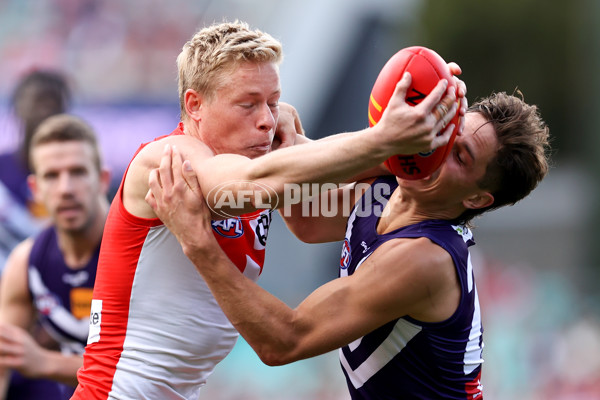 AFL Rd 9 - Sydney v Fremantle - A-1492050