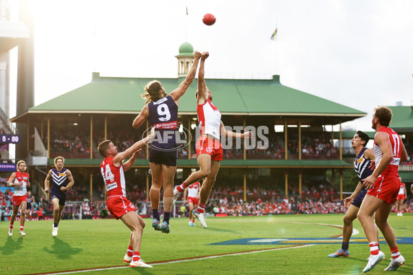 AFL Rd 9 - Sydney v Fremantle - A-1501792