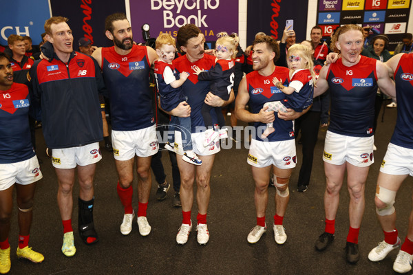 AFL Rd 9 - Hawthorn v Melbourne - A-1507397