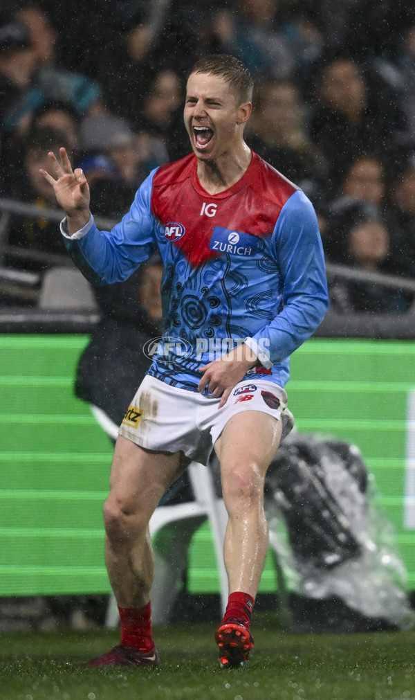 AFL 2023 Round 10 - Yartapuulti v Narrm - A-1561573