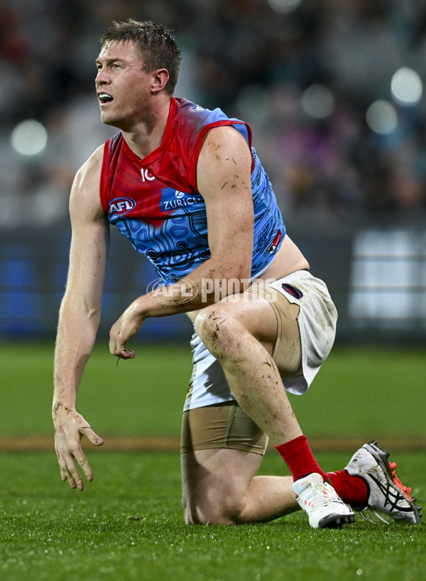 AFL 2023 Round 10 - Yartapuulti v Narrm - A-1561574