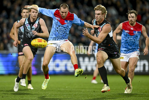 AFL 2023 Round 10 - Yartapuulti v Narrm - A-1561590