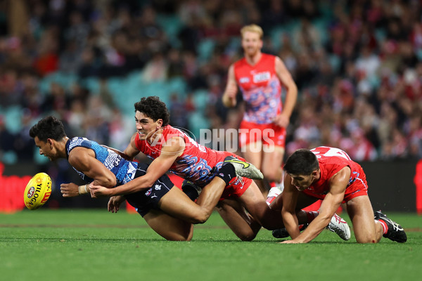 AFL 2023 Round 11 - Sydney v Carlton - A-1646186