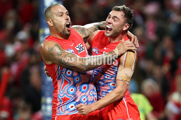 AFL 2023 Round 11 - Sydney v Carlton - A-1648345