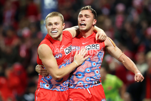 AFL 2023 Round 11 - Sydney v Carlton - A-1648366
