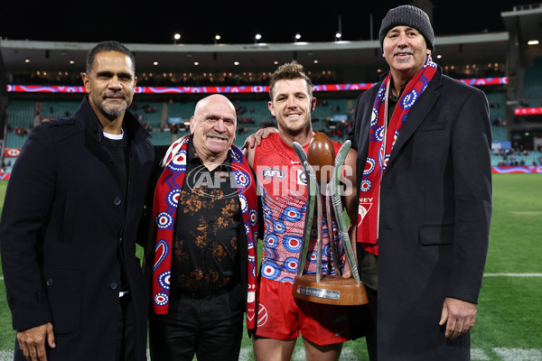 AFL 2023 Round 11 - Sydney v Carlton - A-1649202