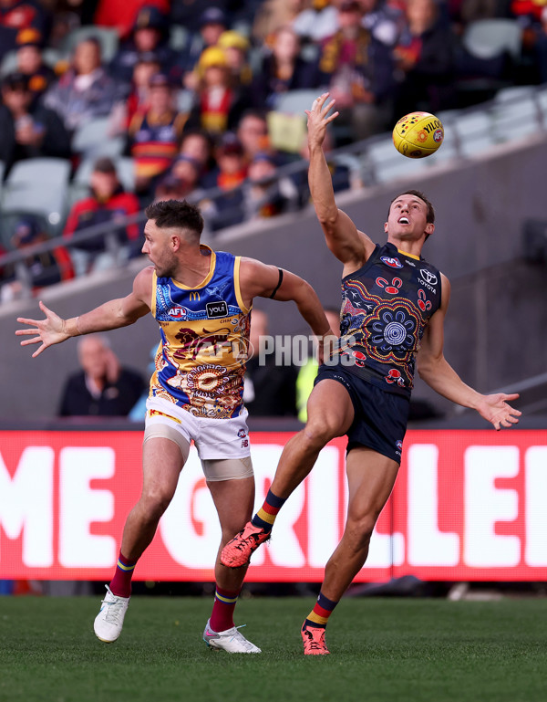 AFL 2023 Round 11 - Adelaide v Brisbane - A-1693657