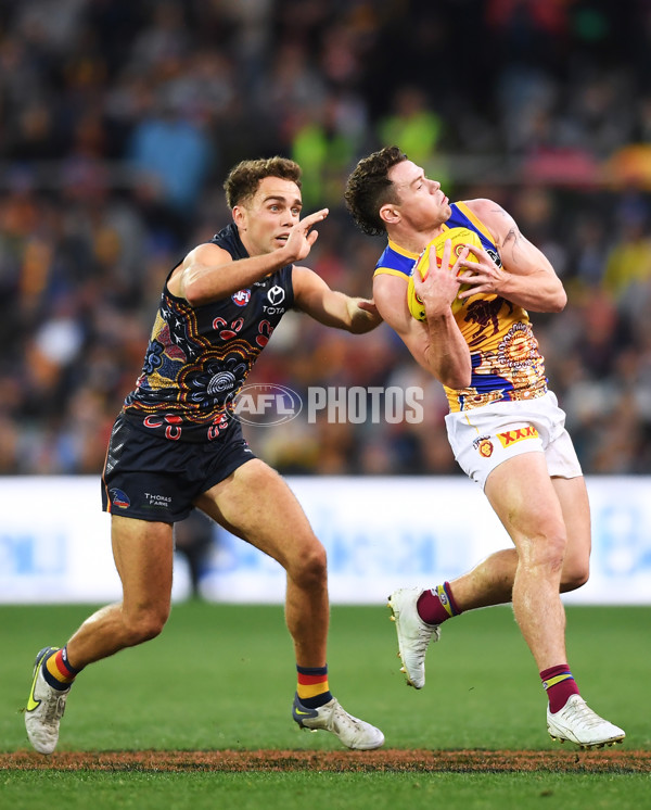 AFL 2023 Round 11 - Adelaide v Brisbane - A-1698368
