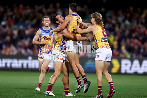 AFL 2023 Round 11 - Adelaide v Brisbane - A-1698378