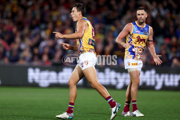 AFL 2023 Round 11 - Adelaide v Brisbane - A-1698389