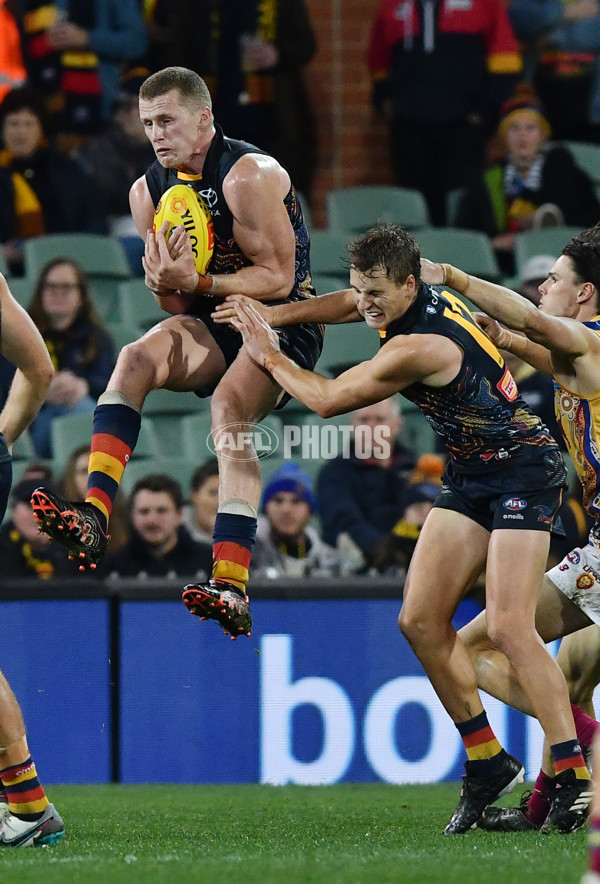 AFL 2023 Round 11 - Adelaide v Brisbane - A-1703605