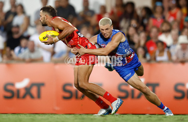 AFL 2025 Round 09 - Gold Coast v Western Bulldogs - A-2161940