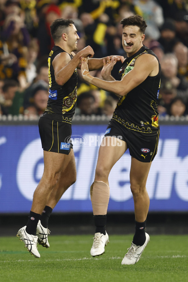 AFL 2022 Round 10 - Richmond v Essendon - A-365956