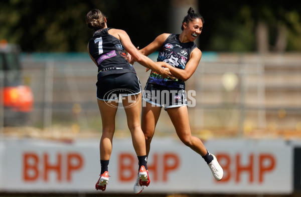 AFLW 2022 Round 04 - Carlton v North Melbourne - A-388836