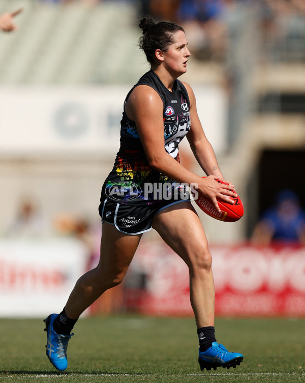 AFLW 2022 Round 04 - Carlton v North Melbourne - A-391036