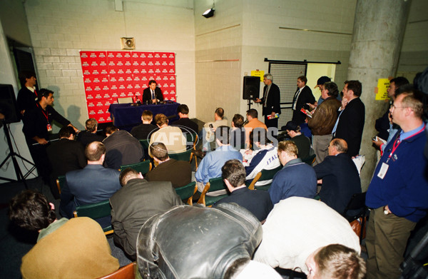 AFL 1999 Grand Final - Carlton v Kangaroos - 28082