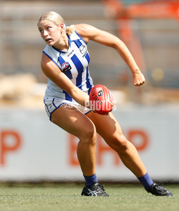 AFLW 2022 Round 04 - Carlton v North Melbourne - A-394981