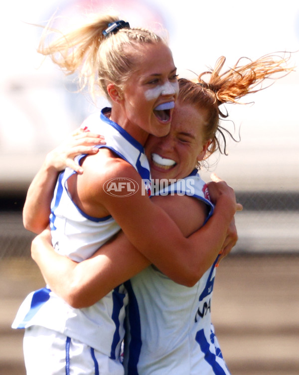 AFLW 2022 Round 04 - Carlton v North Melbourne - A-395935