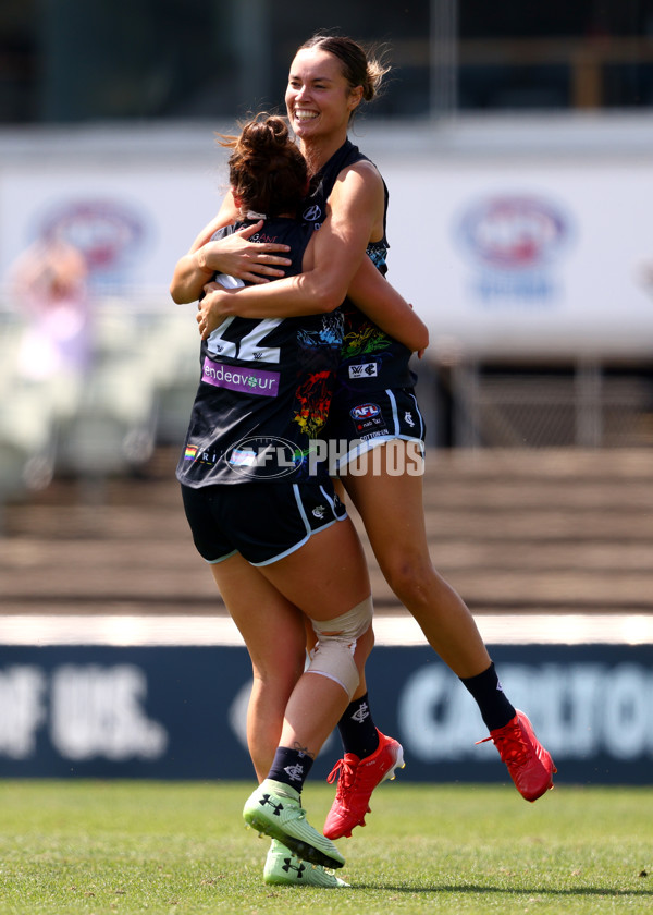 AFLW 2022 Round 04 - Carlton v North Melbourne - A-395936