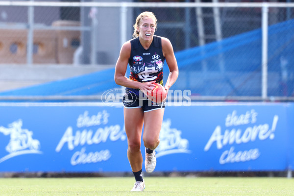 AFLW 2022 Round 04 - Carlton v North Melbourne - A-395938