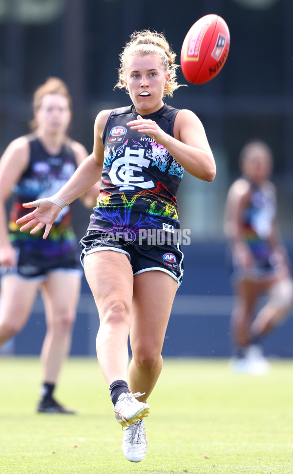 AFLW 2022 Round 04 - Carlton v North Melbourne - A-395990