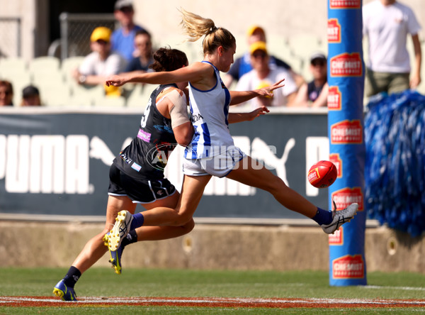 AFLW 2022 Round 04 - Carlton v North Melbourne - A-398595