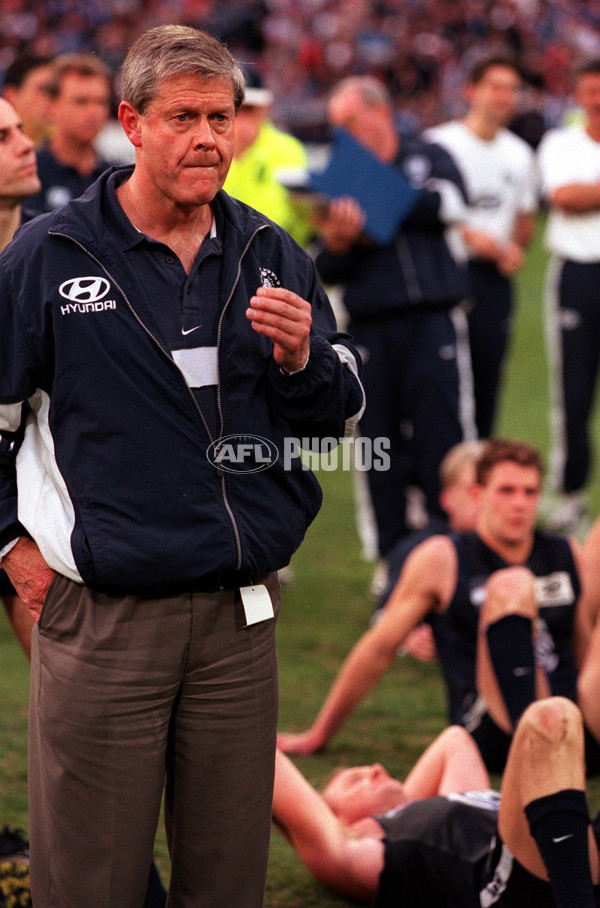 AFL 1999 Grand Final - Kangaroos v Carlton - A-406067