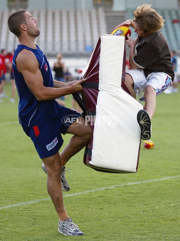 AFL Media - 2006 Melbourne AFL Community Camp - A-428652