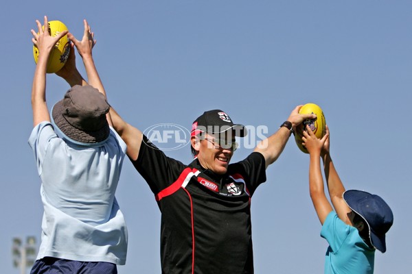 AFL Media - 2006 St Kilda AFL Community Camp - A-434489