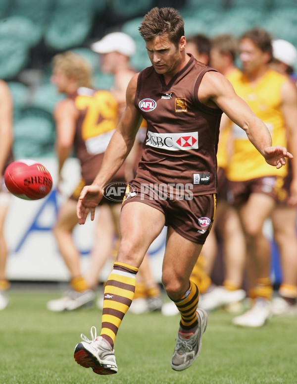 AFL Media - 2006 Hawthorn AFL Community Camp - A-452286