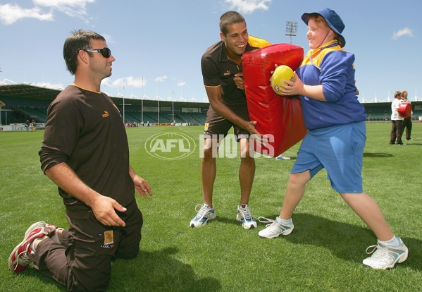 AFL Media - 2006 Hawthorn AFL Community Camp - A-452810