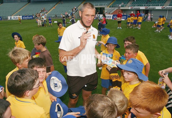AFL Media - 2006 Hawthorn AFL Community Camp - A-456000