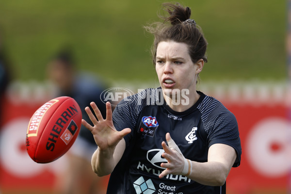 AFLW 2022 S7 Round 02 - Essendon v Carlton - A-462284