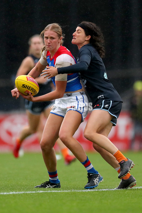AFLW 2022 S7 Round 10 - Carlton v Western Bulldogs - A-462303
