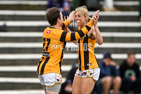 AFLW 2022 S7 Round 10 - Fremantle v Hawthorn - A-462364